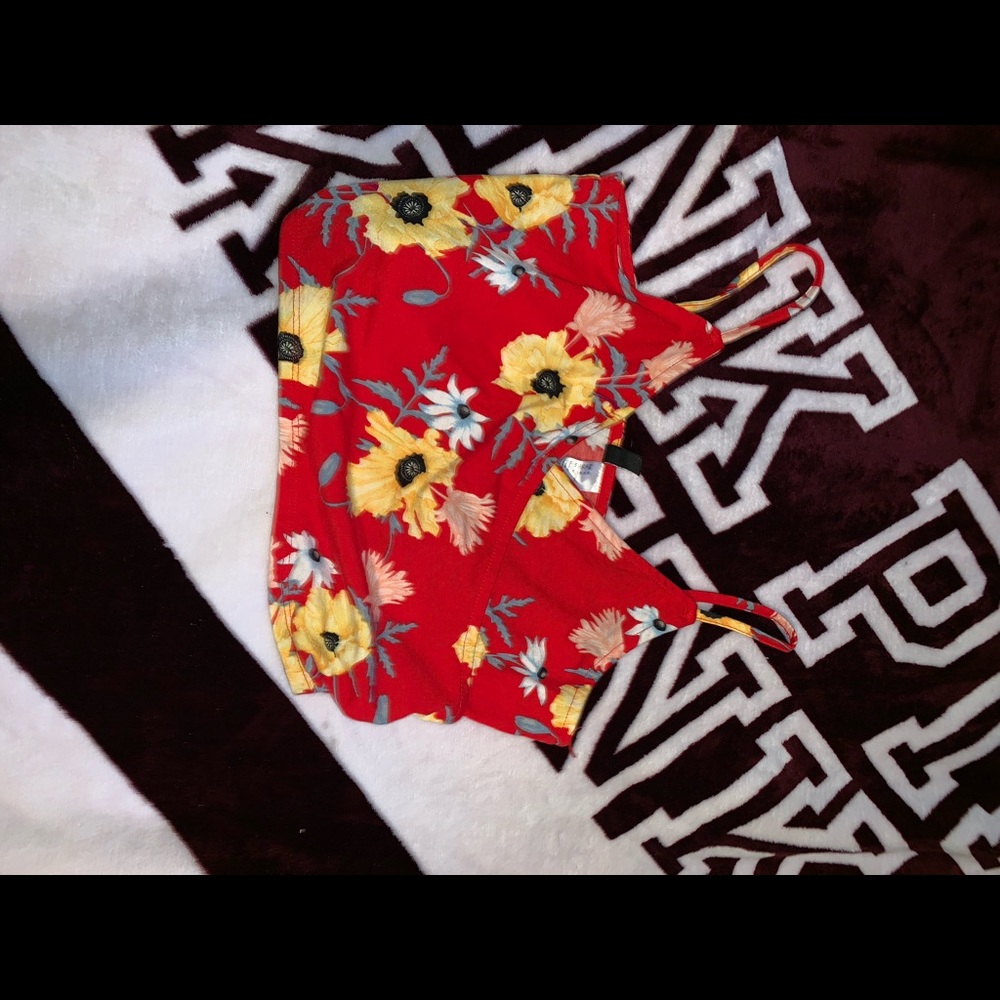 Cropped flower shirt